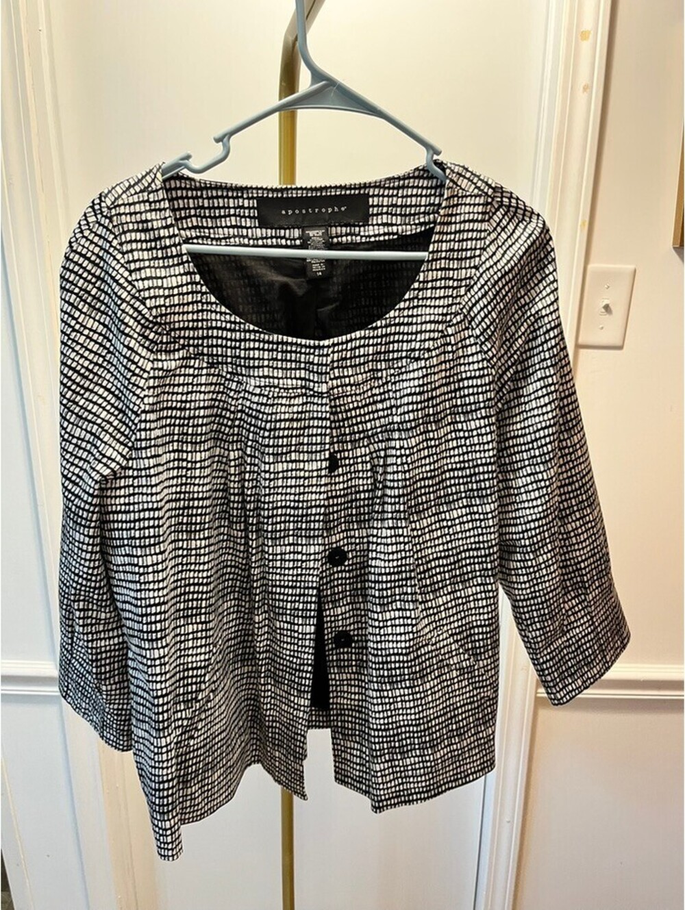 Chic Black & White Button-Up Jacket Size 14 - Classic & Comfy!